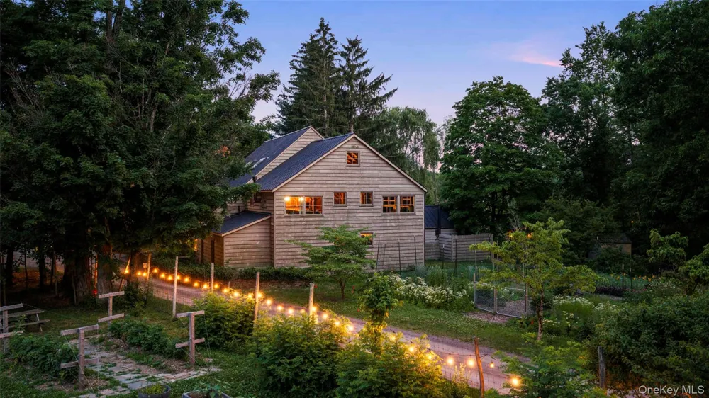 1389 Route 212 Saugerties, NY 12477
