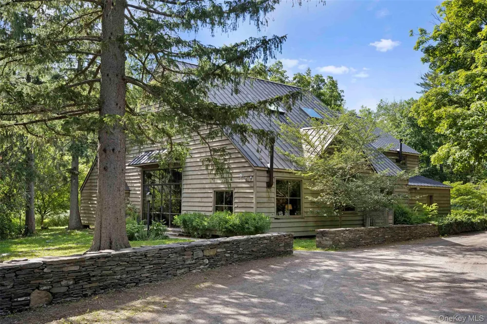 1389 Route 212 Saugerties, NY 12477