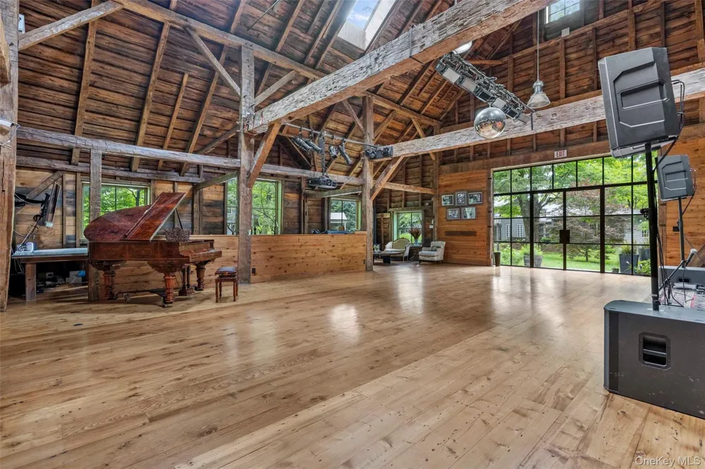 1389 Route 212 Saugerties, NY 12477