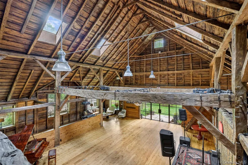 1389 Route 212 Saugerties, NY 12477