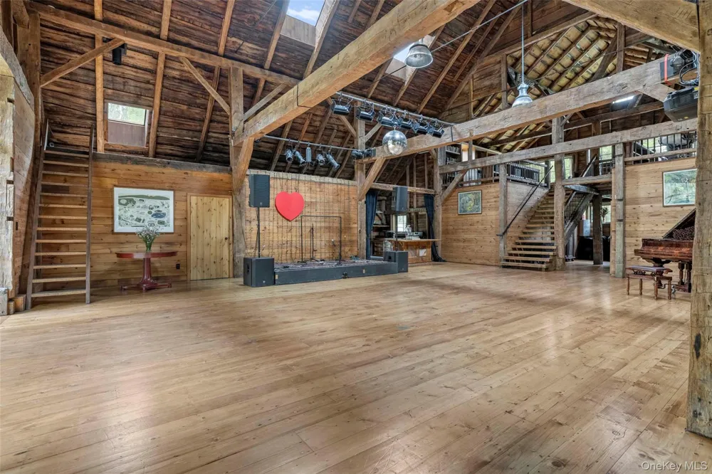 1389 Route 212 Saugerties, NY 12477