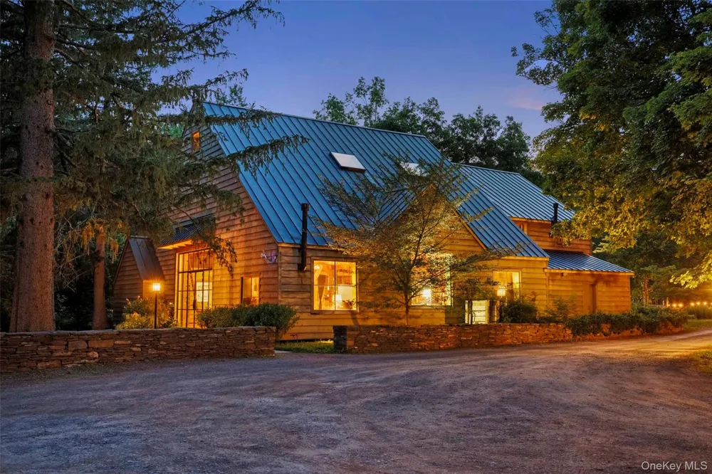 1389 Route 212 Saugerties, NY 12477