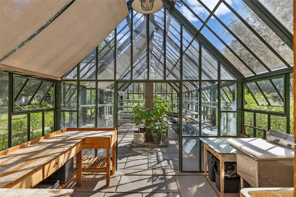 1389 Route 212 Saugerties, NY 12477