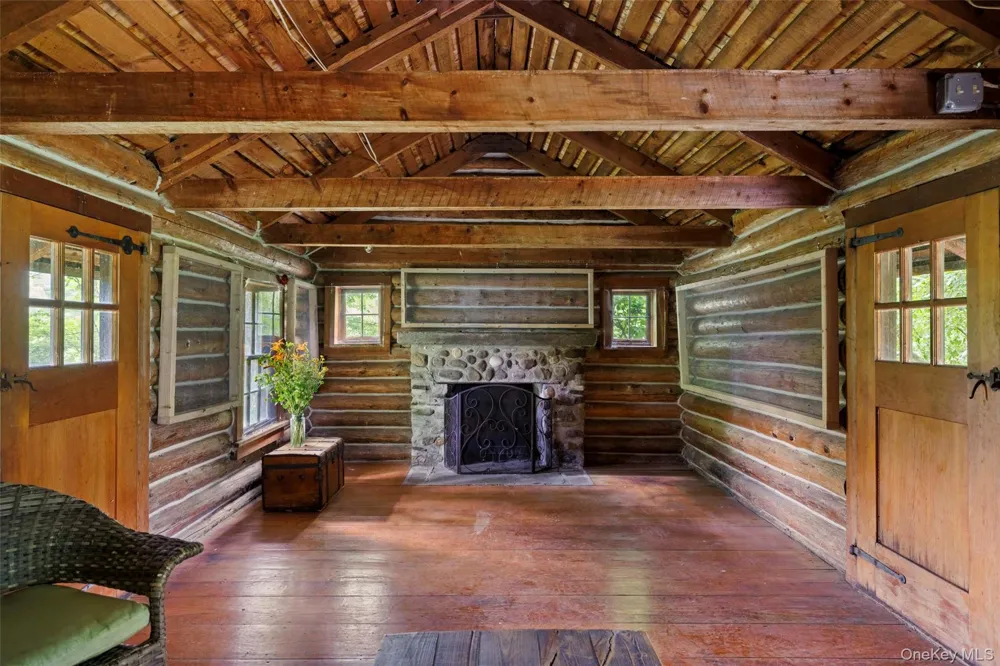 1389 Route 212 Saugerties, NY 12477