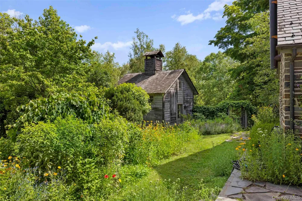 1389 Route 212 Saugerties, NY 12477