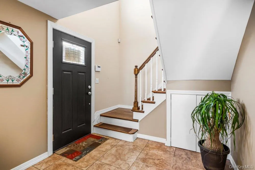 169 Wyona Avenue Lindenhurst, NY 11757