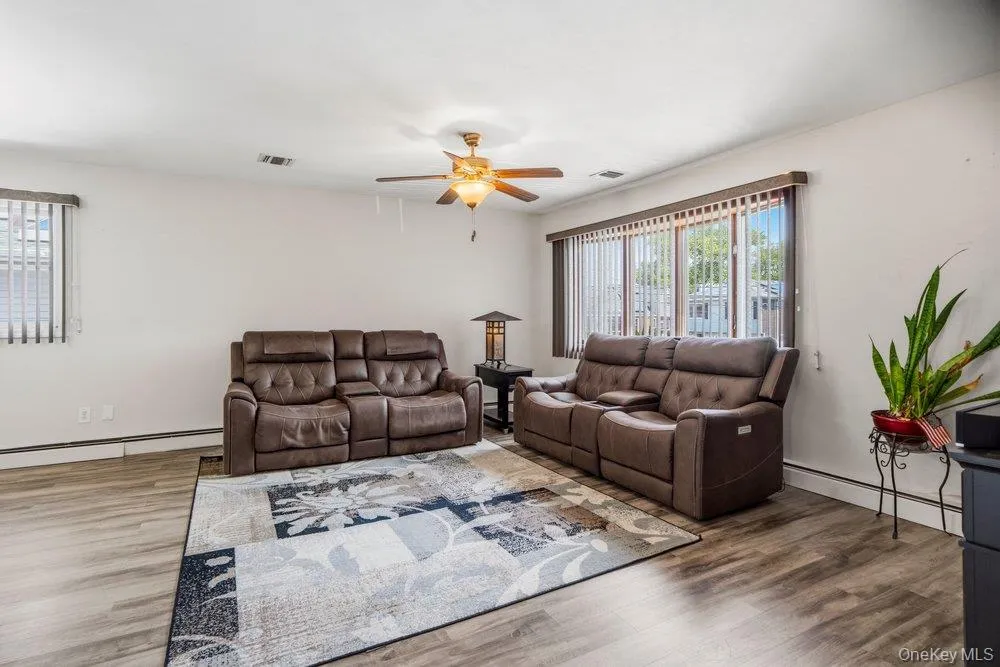 169 Wyona Avenue Lindenhurst, NY 11757