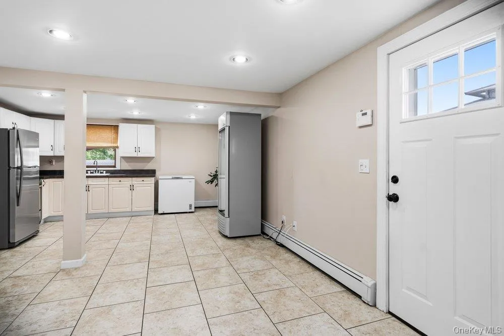 169 Wyona Avenue Lindenhurst, NY 11757