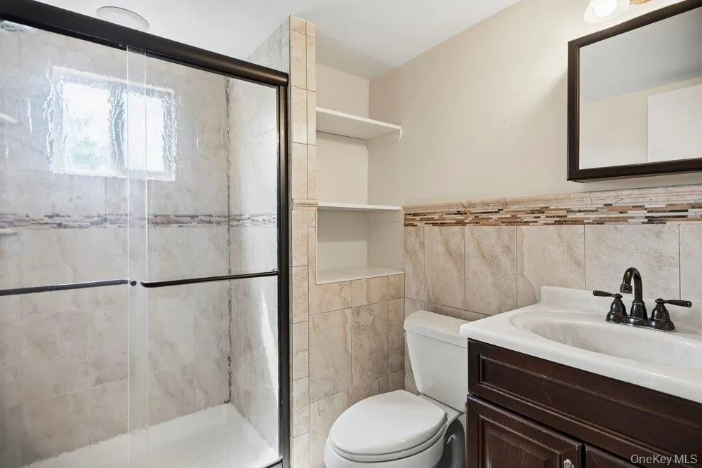 169 Wyona Avenue Lindenhurst, NY 11757