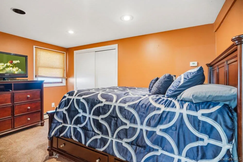 169 Wyona Avenue Lindenhurst, NY 11757