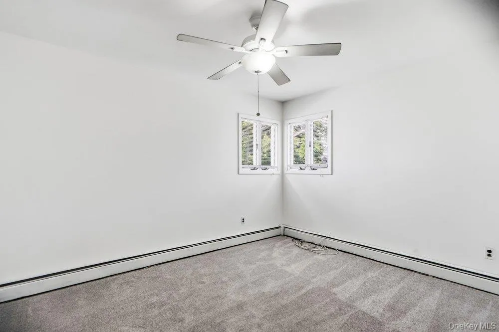 169 Wyona Avenue Lindenhurst, NY 11757