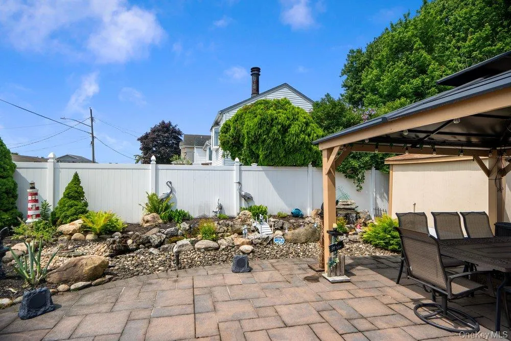 169 Wyona Avenue Lindenhurst, NY 11757