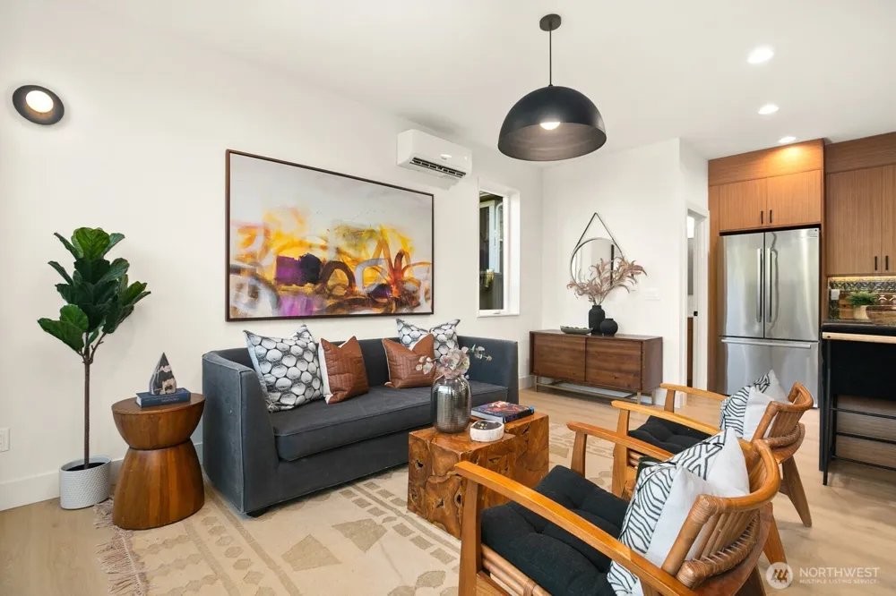 5053 35th Avenue SW Seattle, WA 98126