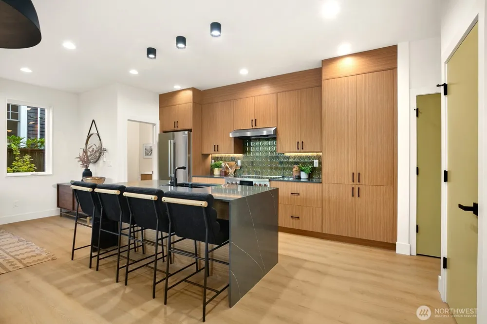 5053 35th Avenue SW Seattle, WA 98126