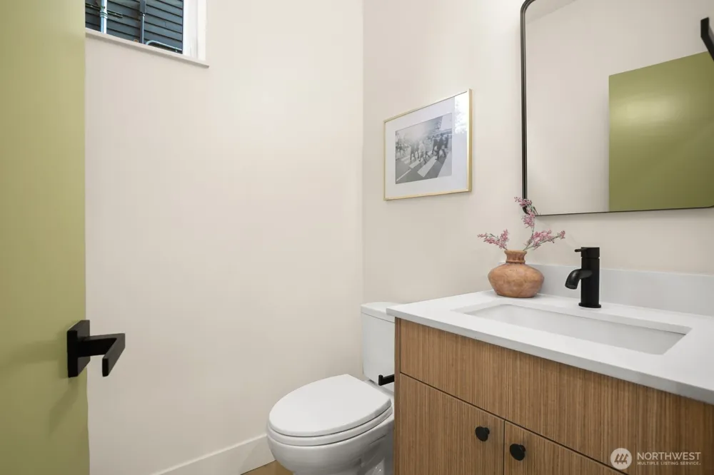 5053 35th Avenue SW Seattle, WA 98126