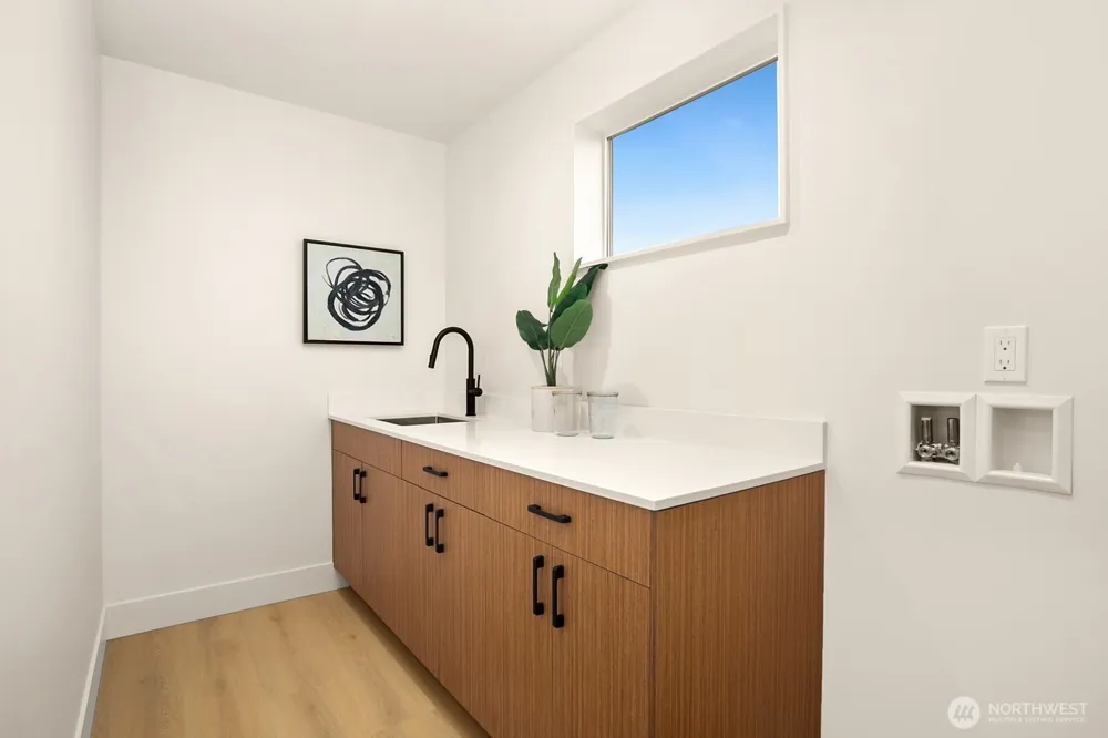 5053 35th Avenue SW Seattle, WA 98126