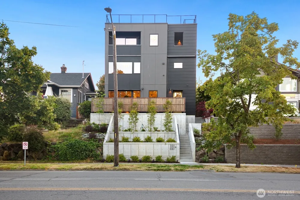 5053 35th Avenue SW Seattle, WA 98126