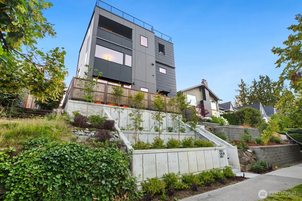 5053 35th Avenue SW Seattle, WA 98126