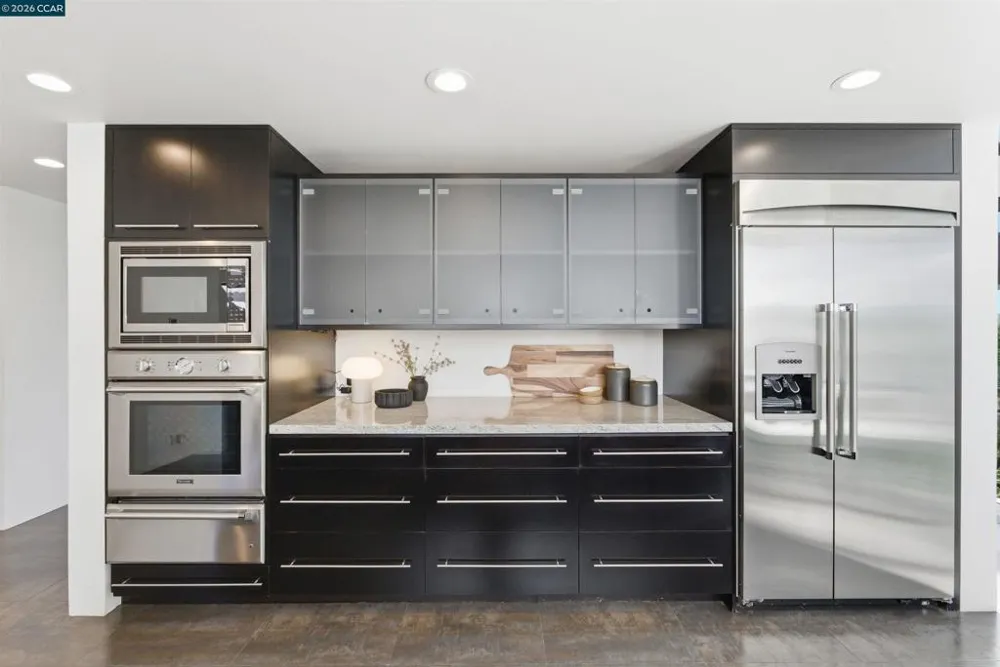240 Tappan Ln Orinda, CA 94563