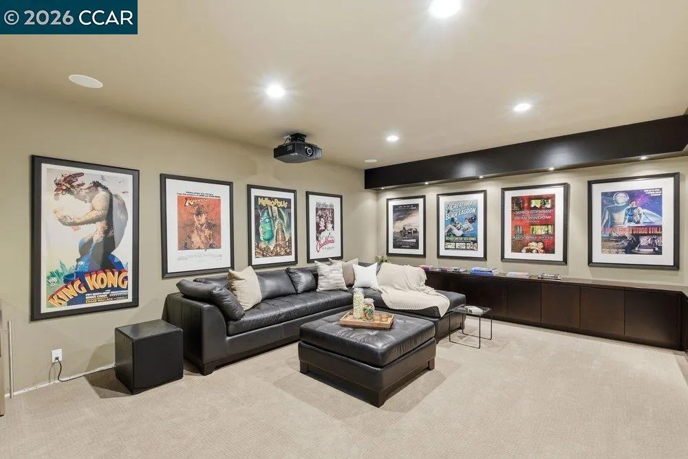 240 Tappan Ln Orinda, CA 94563