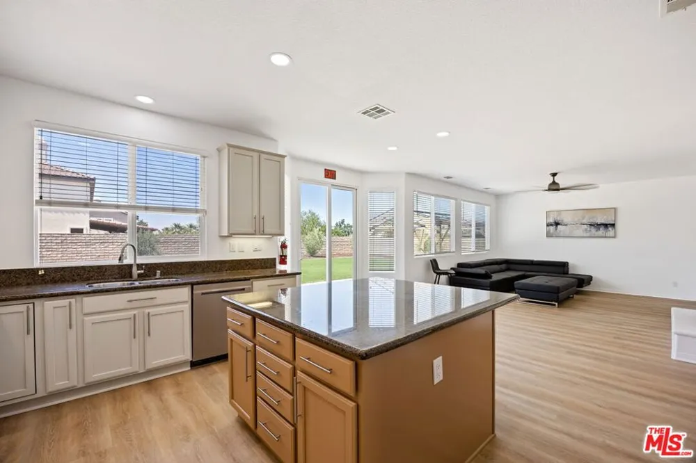4375 W Avenue M11 Quartz Hill, CA 93536