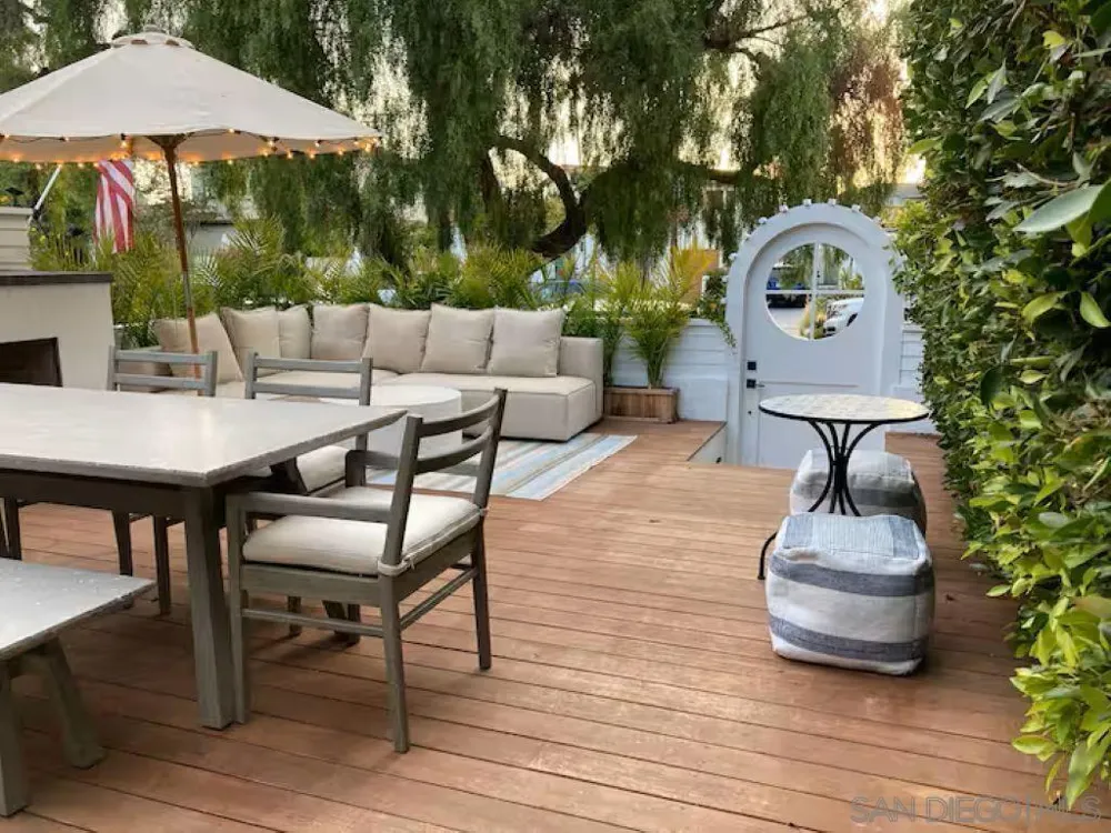 457 E Avenue Coronado, CA 92118