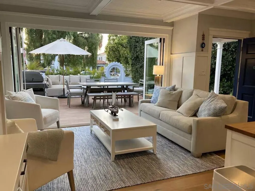457 E Avenue Coronado, CA 92118
