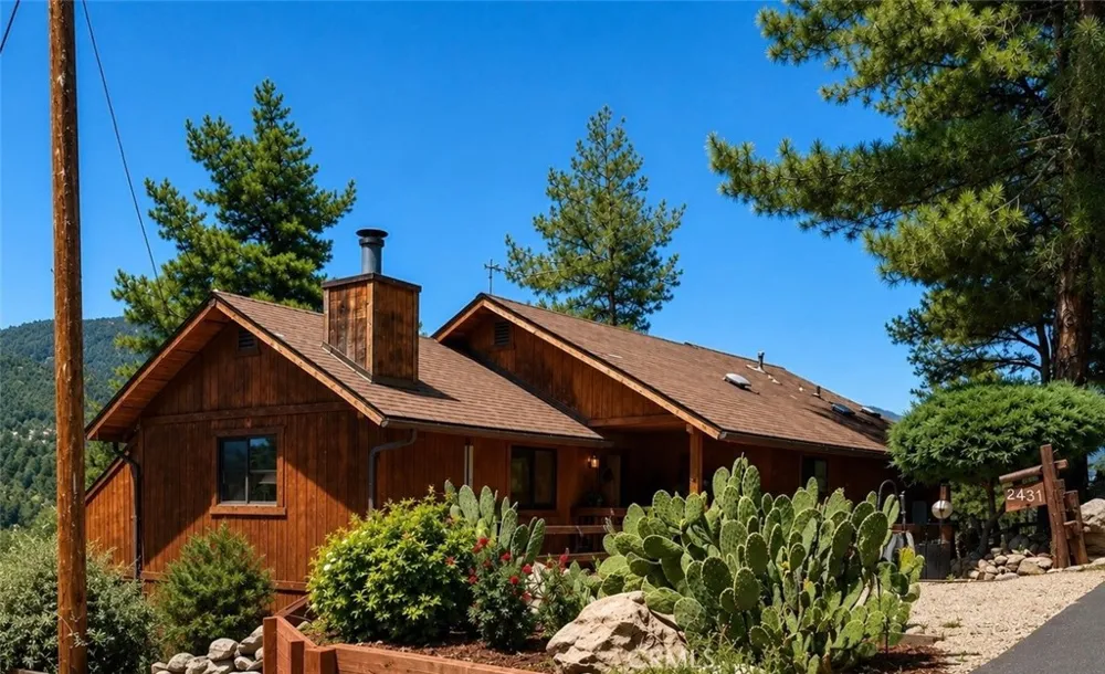 2431 Antelope Way Pine Mountain Club, CA 93222