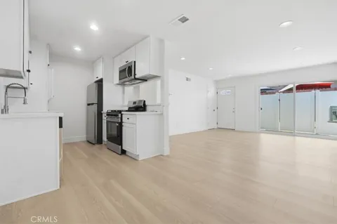 307 Tustin #D