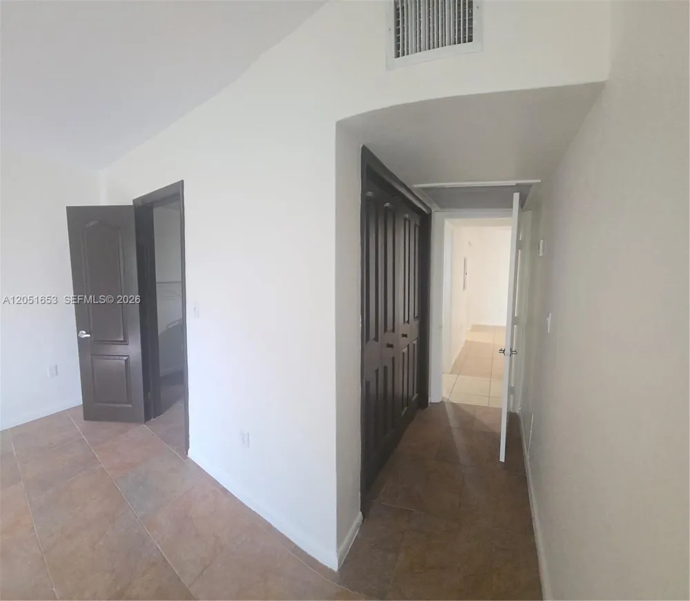 8950 SW 69th Ct #306 Pinecrest, FL 33156