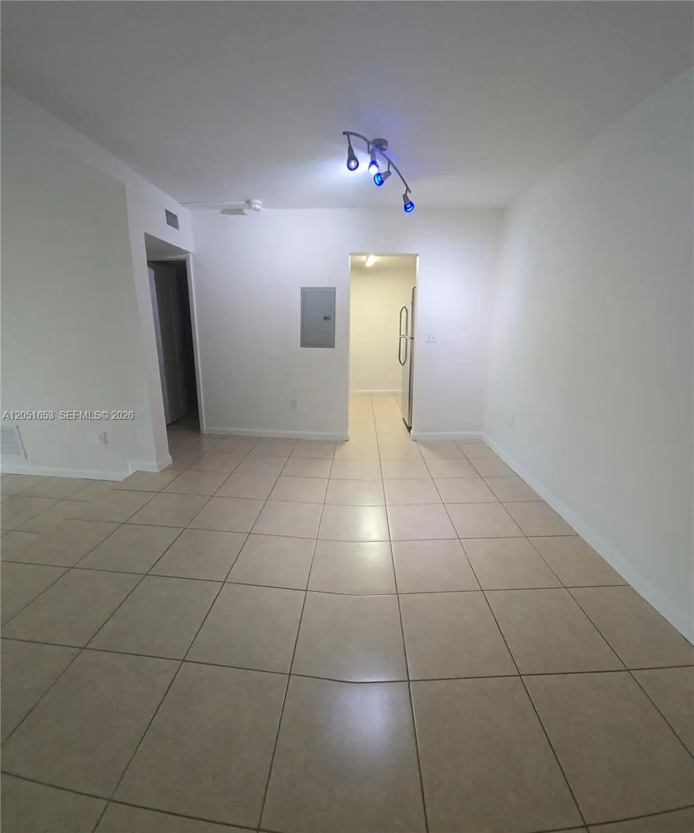 8950 SW 69th Ct #306 Pinecrest, FL 33156