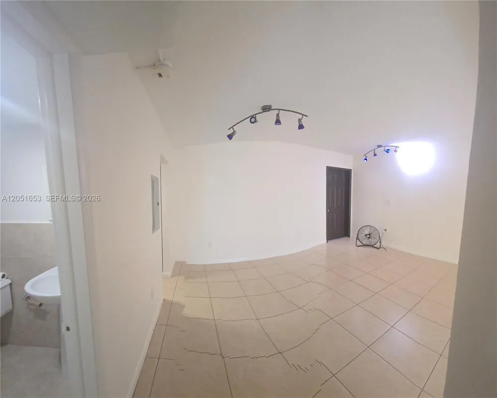 8950 SW 69th Ct #306 Pinecrest, FL 33156