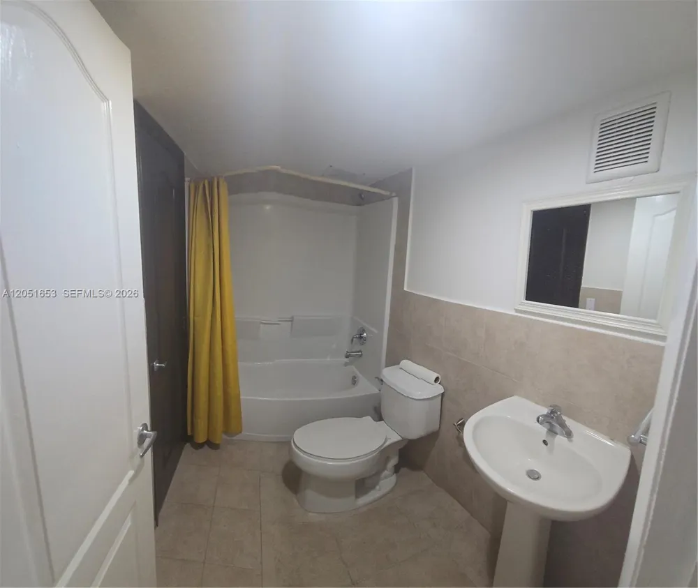 8950 SW 69th Ct #306 Pinecrest, FL 33156