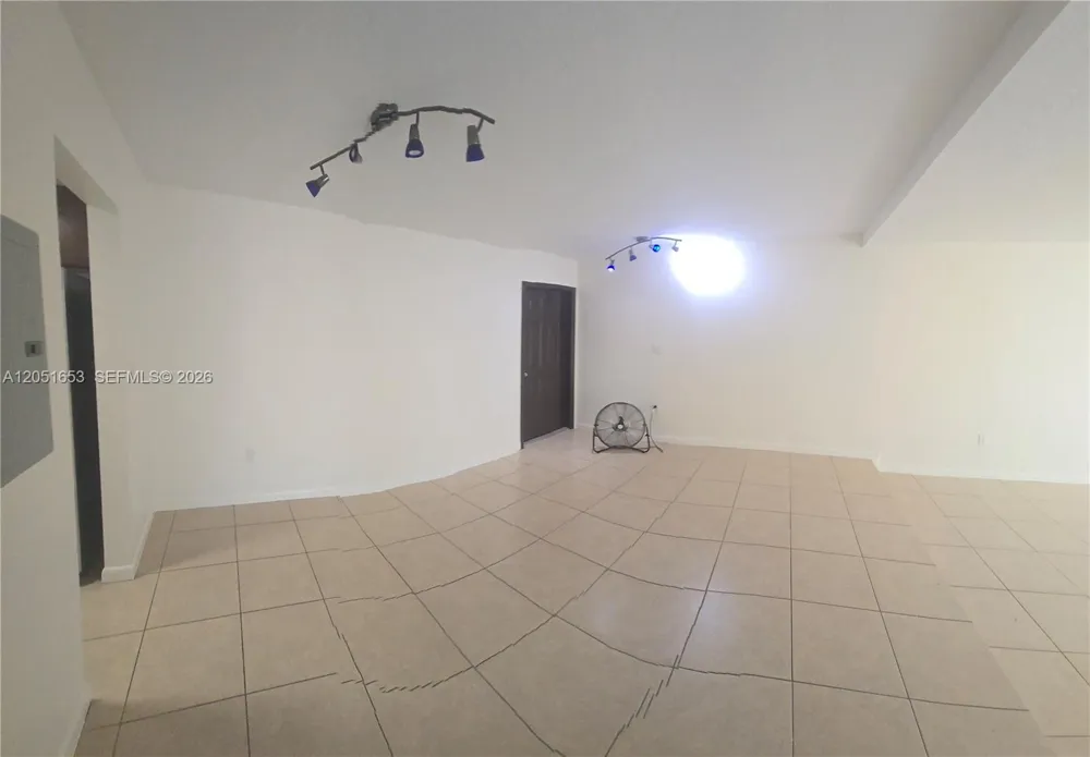 8950 SW 69th Ct #306 Pinecrest, FL 33156