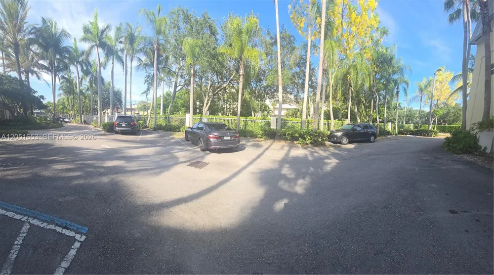 8950 SW 69th Ct #306 Pinecrest, FL 33156