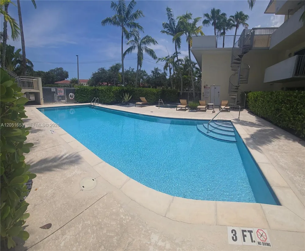 8950 SW 69th Ct #306 Pinecrest, FL 33156