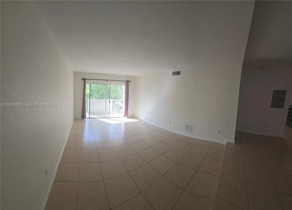 8950 SW 69th Ct #306 Pinecrest, FL 33156