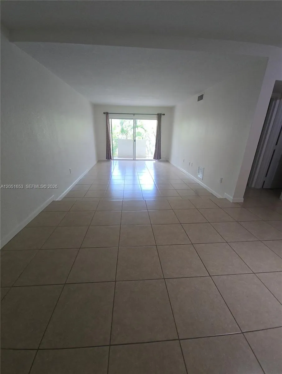 8950 SW 69th Ct #306 Pinecrest, FL 33156
