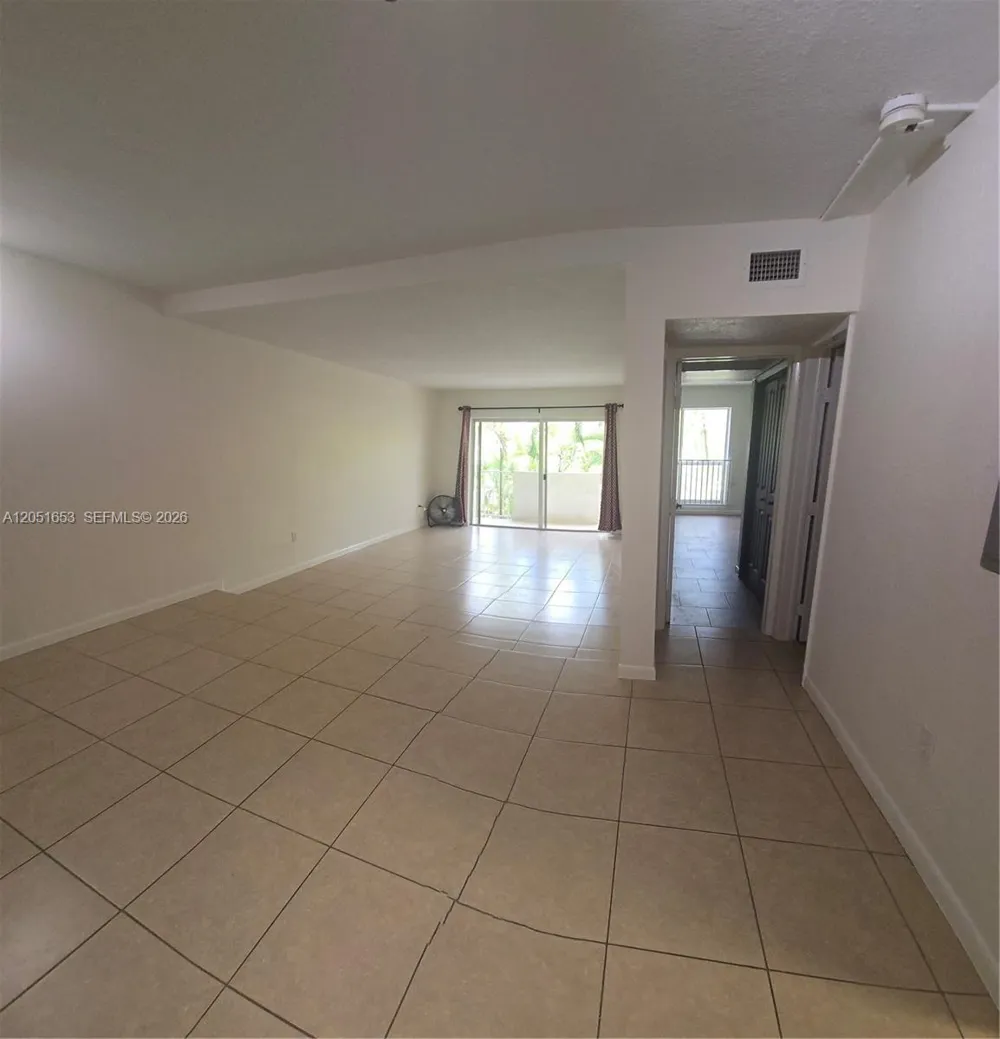8950 SW 69th Ct #306 Pinecrest, FL 33156