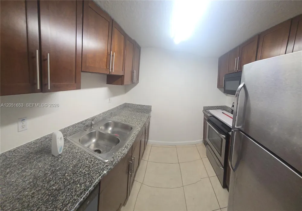8950 SW 69th Ct #306 Pinecrest, FL 33156