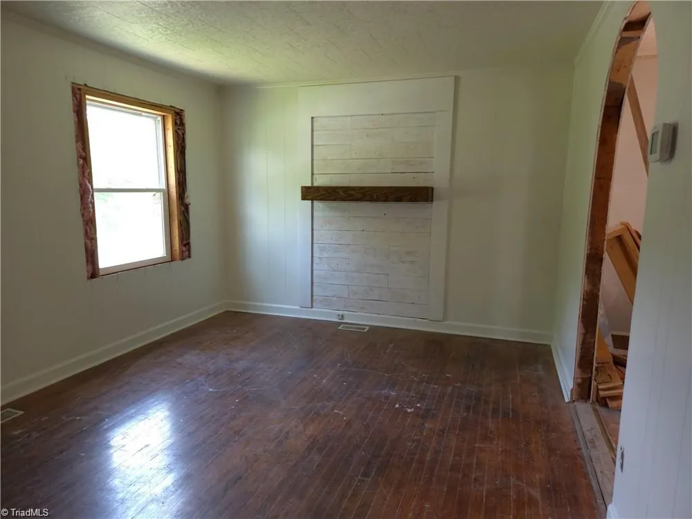 410 Worth Street Mount Airy, NC 27030