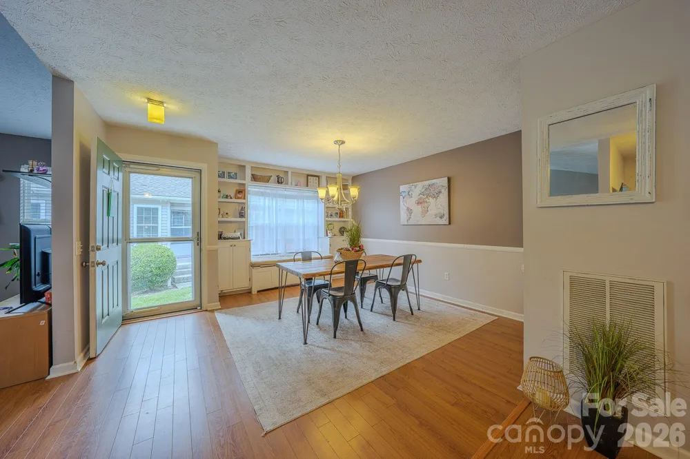 39 Creekside Court Hendersonville, NC 28791