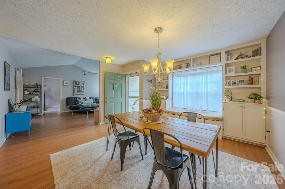 39 Creekside Court Hendersonville, NC 28791