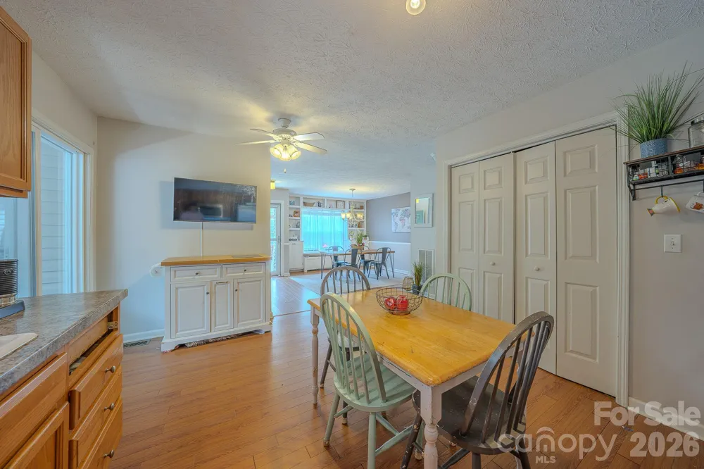 39 Creekside Court Hendersonville, NC 28791