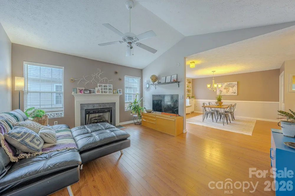 39 Creekside Court Hendersonville, NC 28791