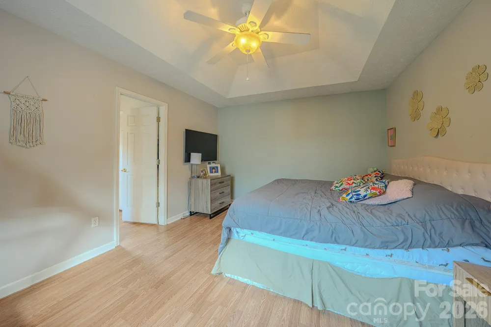 39 Creekside Court Hendersonville, NC 28791