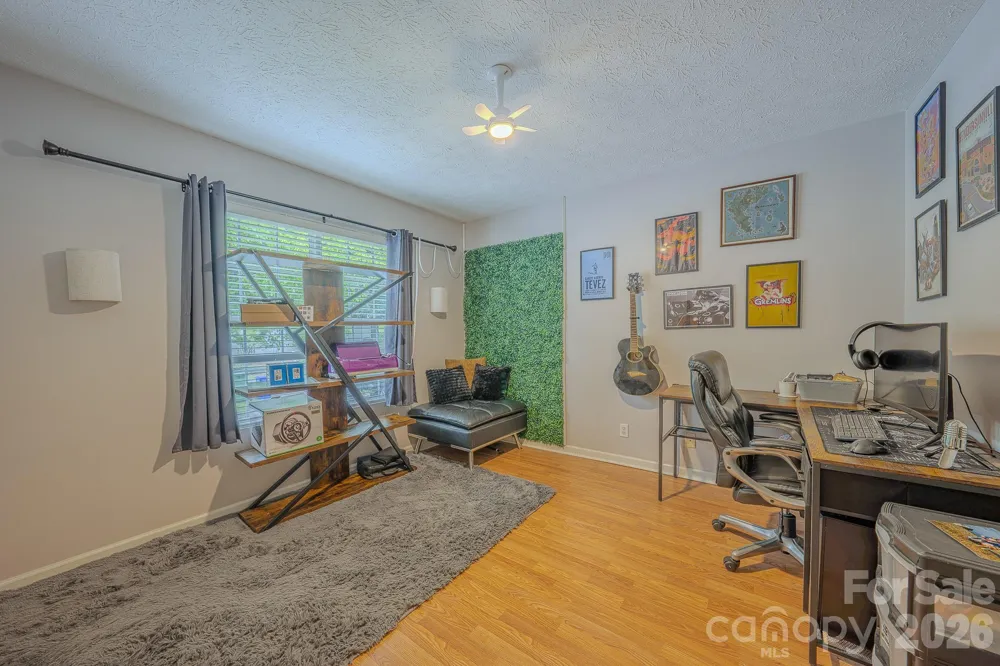 39 Creekside Court Hendersonville, NC 28791