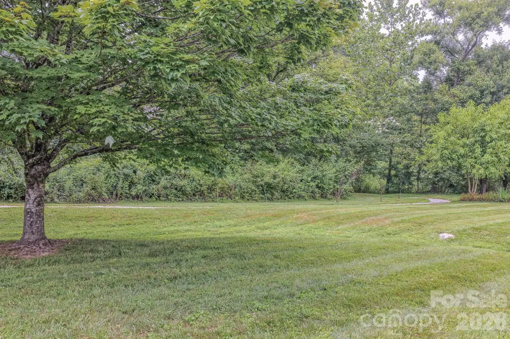 39 Creekside Court Hendersonville, NC 28791