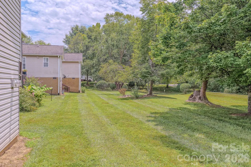 39 Creekside Court Hendersonville, NC 28791