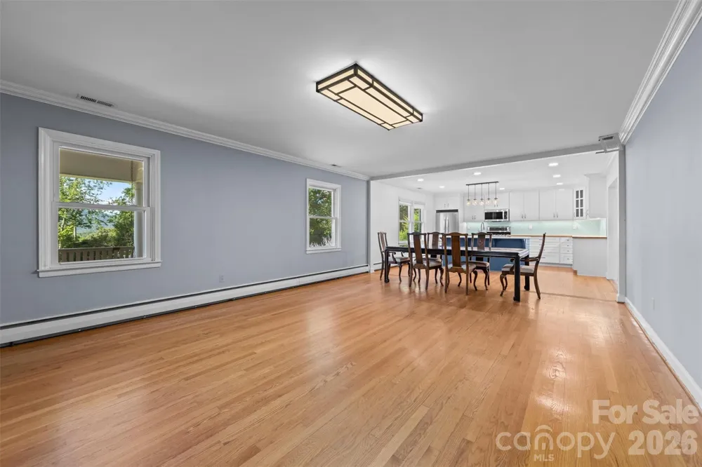 21 Hamburg Drive Weaverville, NC 28787